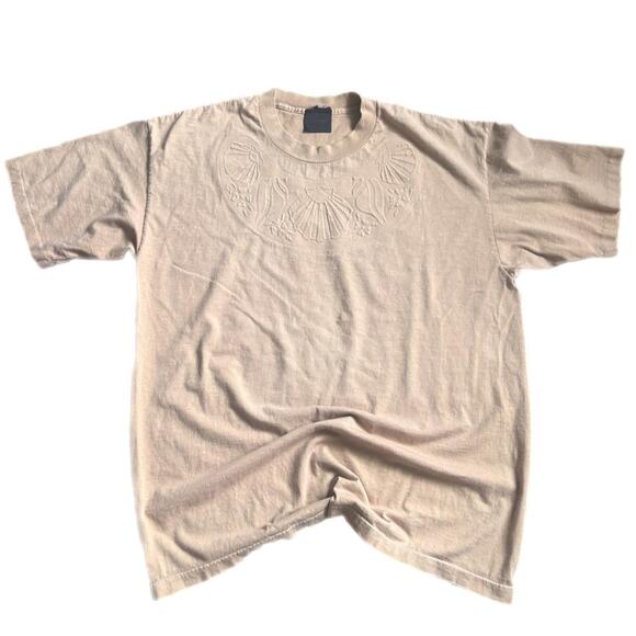 TAN EMBOSSED SEASHELL SINGLE STITCH TEE - Picture 4 of 5